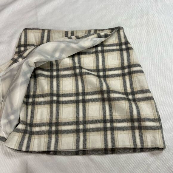 Bagatelle White Gray Plaid Mini Skirt - Picture 8 of 9